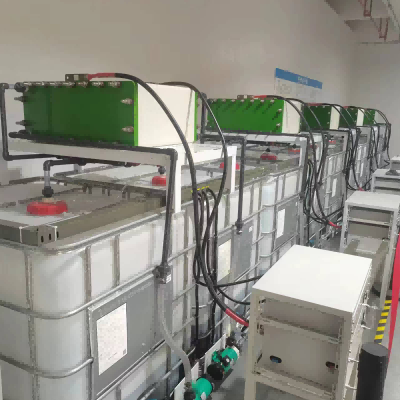 50kw/200kwh vanádium REDOX áramlási akkumulátor saját magtechnológiával az energiatároláshoz